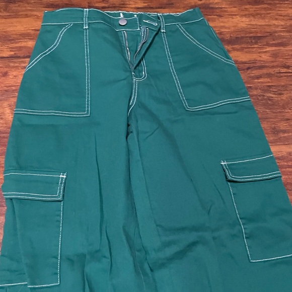 Green Wide-Leg Cargo Pants men or women - Picture 2 of 5